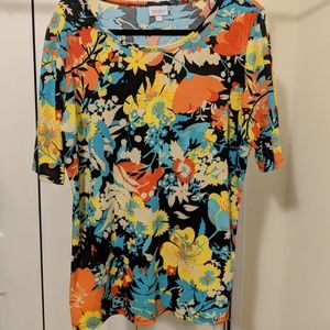 LuLaRoe Gigi top